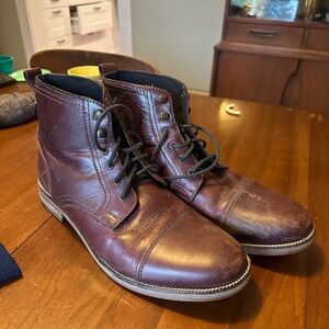 Men's Classic Brown Leather Lace-Up Boots